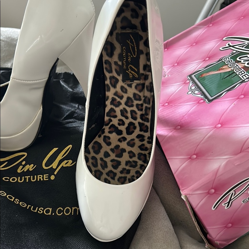 Pinup Couture White Classic Heels - Picture 2 of 9
